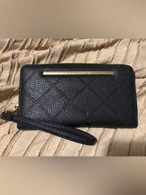 Steve Madden Wristlet